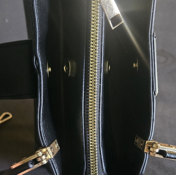 Purse - Picture 4 of 7